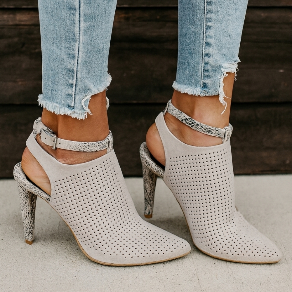 Rialto Camron Y2K Glam Revival Perforated Pointy Toe Shootie Heels 9.5M